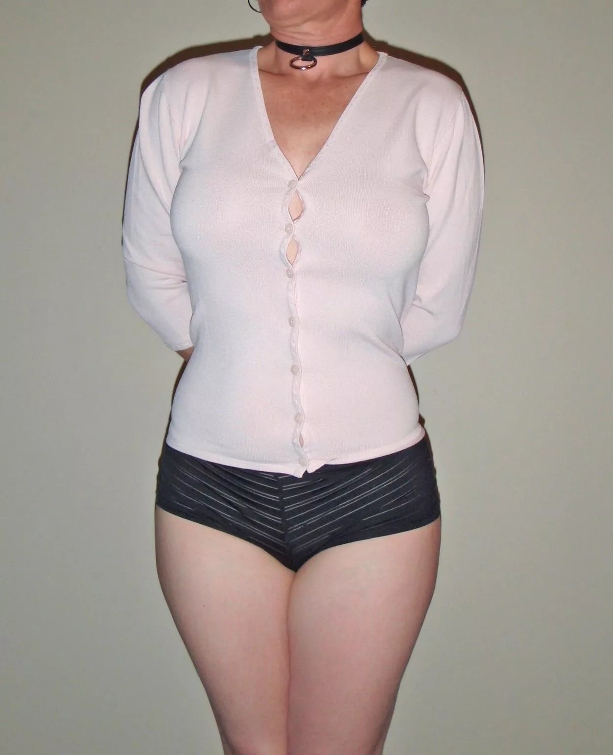 Is her cardi too tight? #buttongape