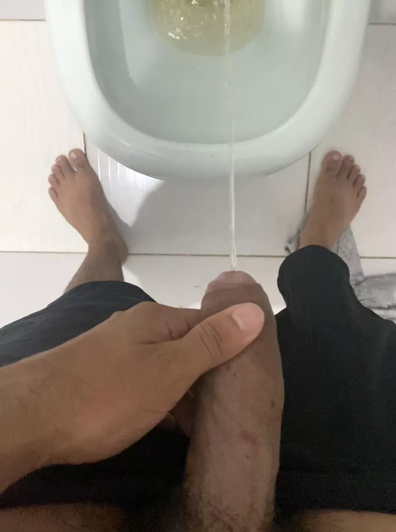 I’ve got so much new piss stuff, u like this close up? Mm 👅💦 Dm open 😈