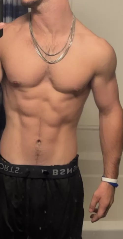 (M) Need a cute workout buddy to sit on my lap while I bench. Will you help?