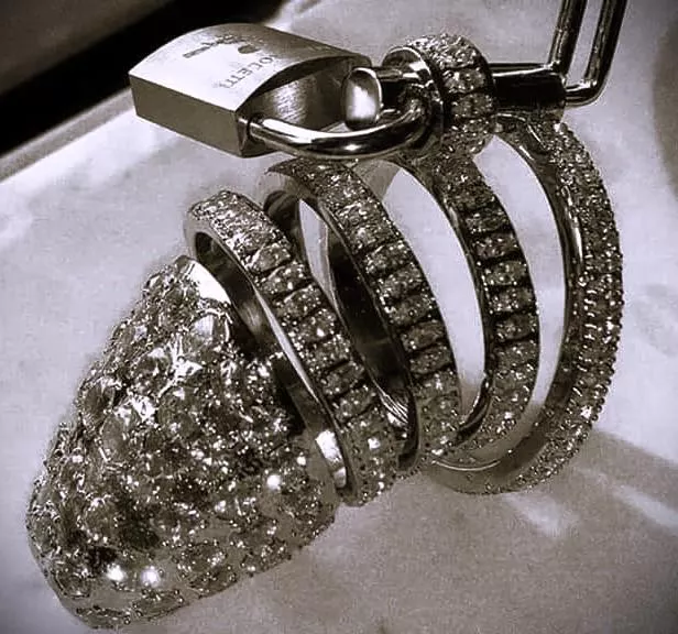 Mommy got you a present love 💋💋