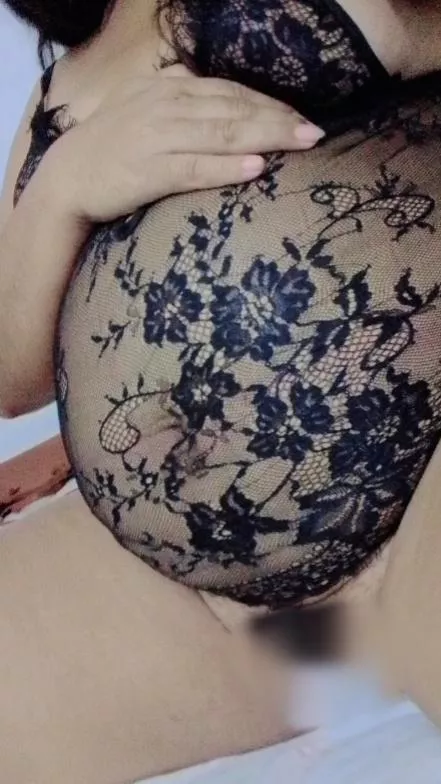 Mommy is hungry do you want to feed her (pregnant)