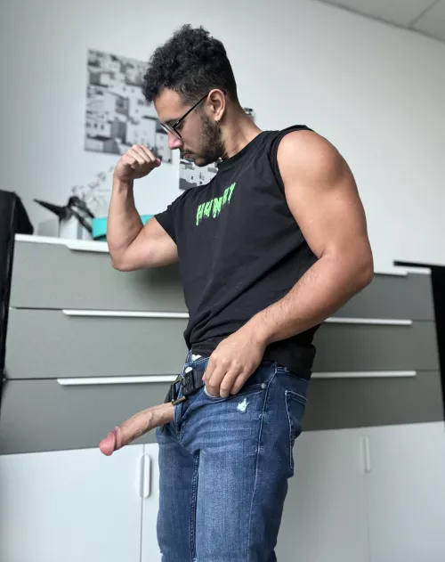 Say ‘hi’ and I will send nudes in your dm’s