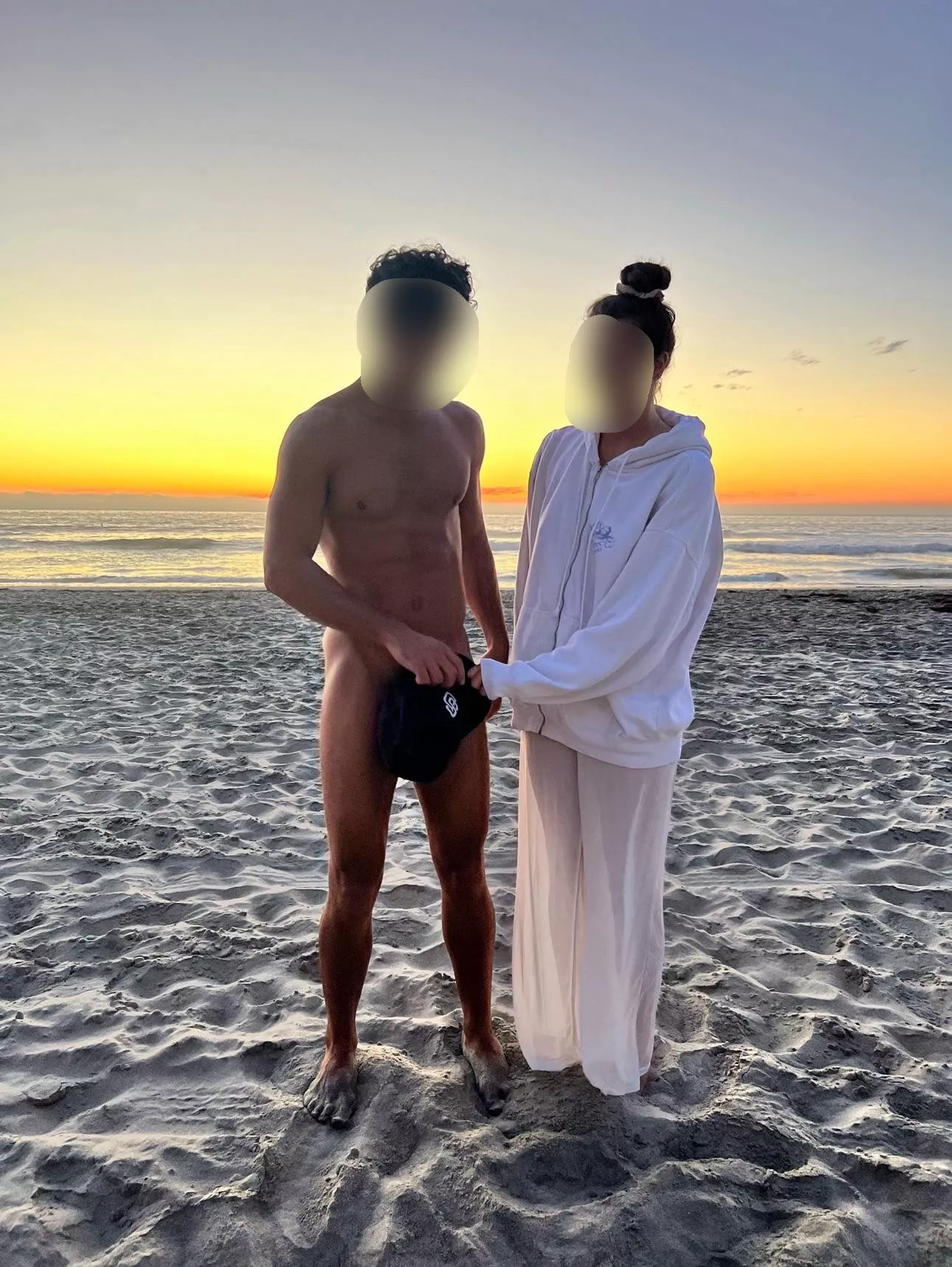 She couldn’t help but take a peak