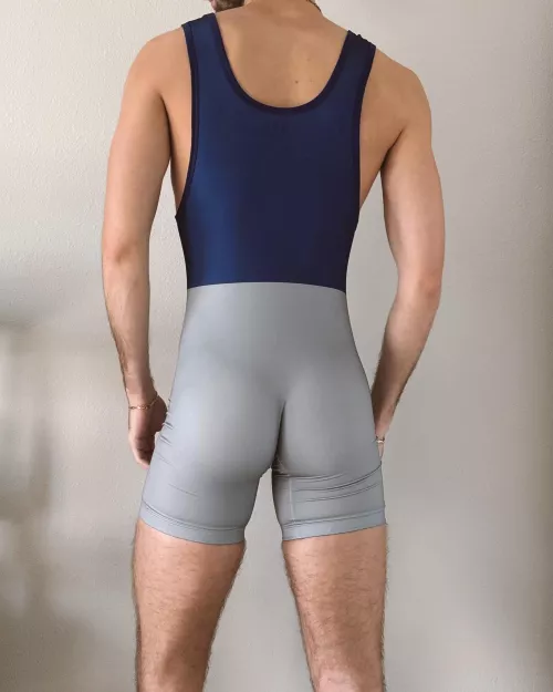 Should I workout in my singlet?