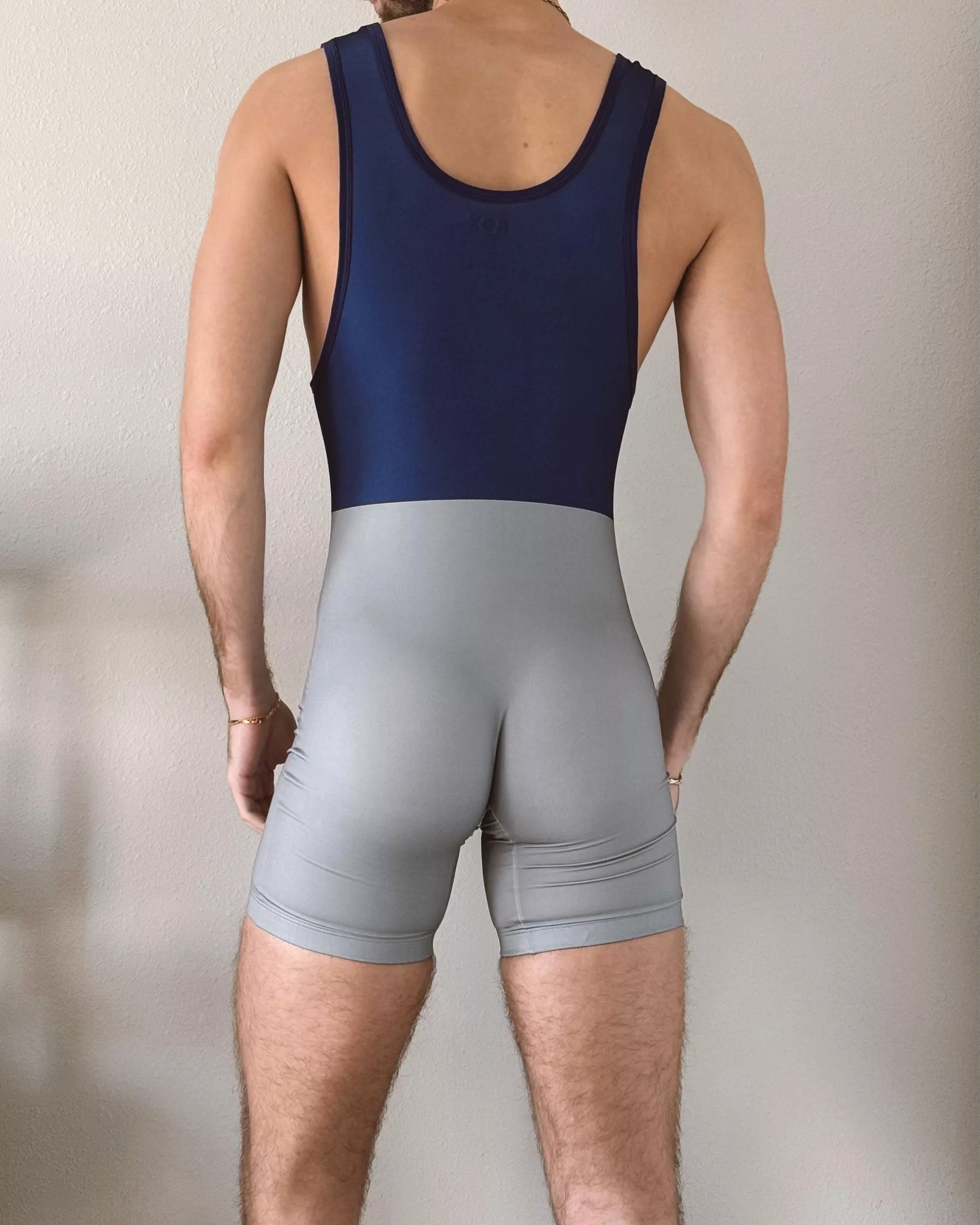 Should I workout in my singlet?
