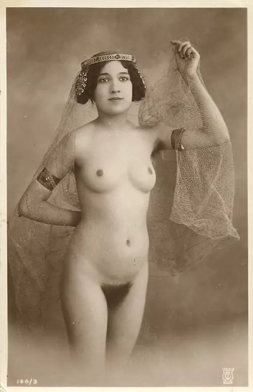 studio nude about 1912
