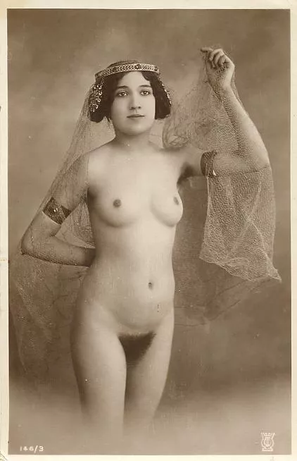 studio nude about 1912