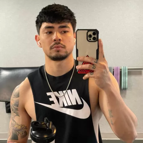 That mandatory selfie when you just finished working out and still pumped...