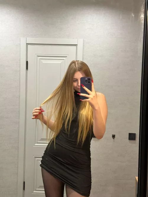 That's the hair you'd like to wrap around your fist.