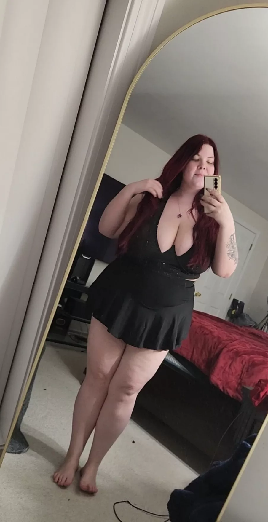 Thick girls in skirts 😏