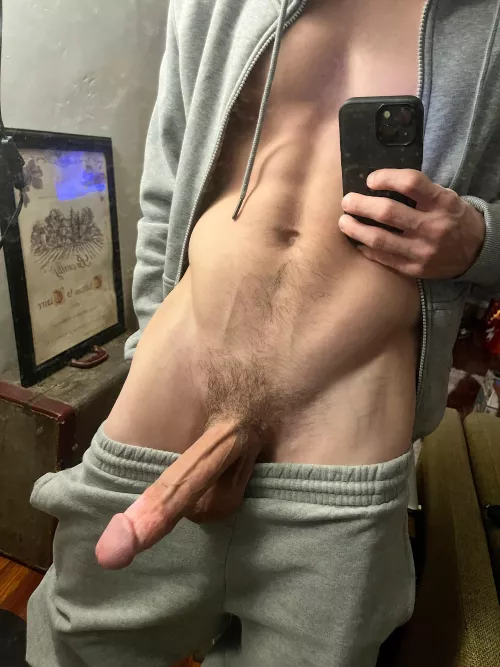 Wanna be my roommate ?