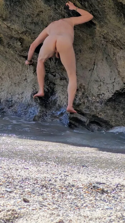 When your balls decide to photo bomb your ass.....😜 🤣