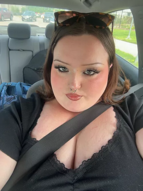 who is up right now? 💋22F 