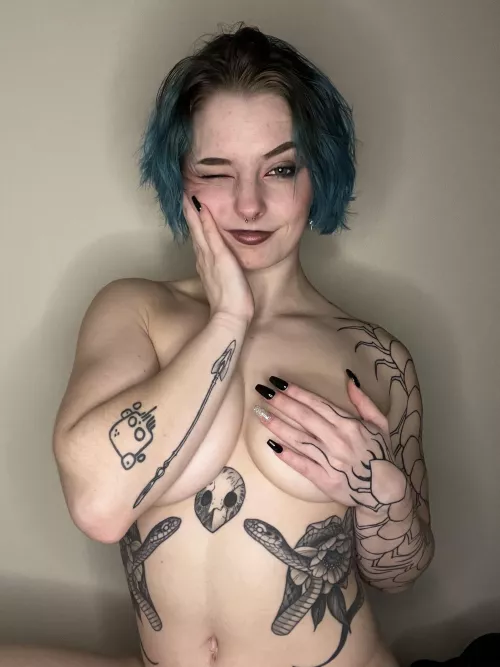 your goth gf wants you to come to bed