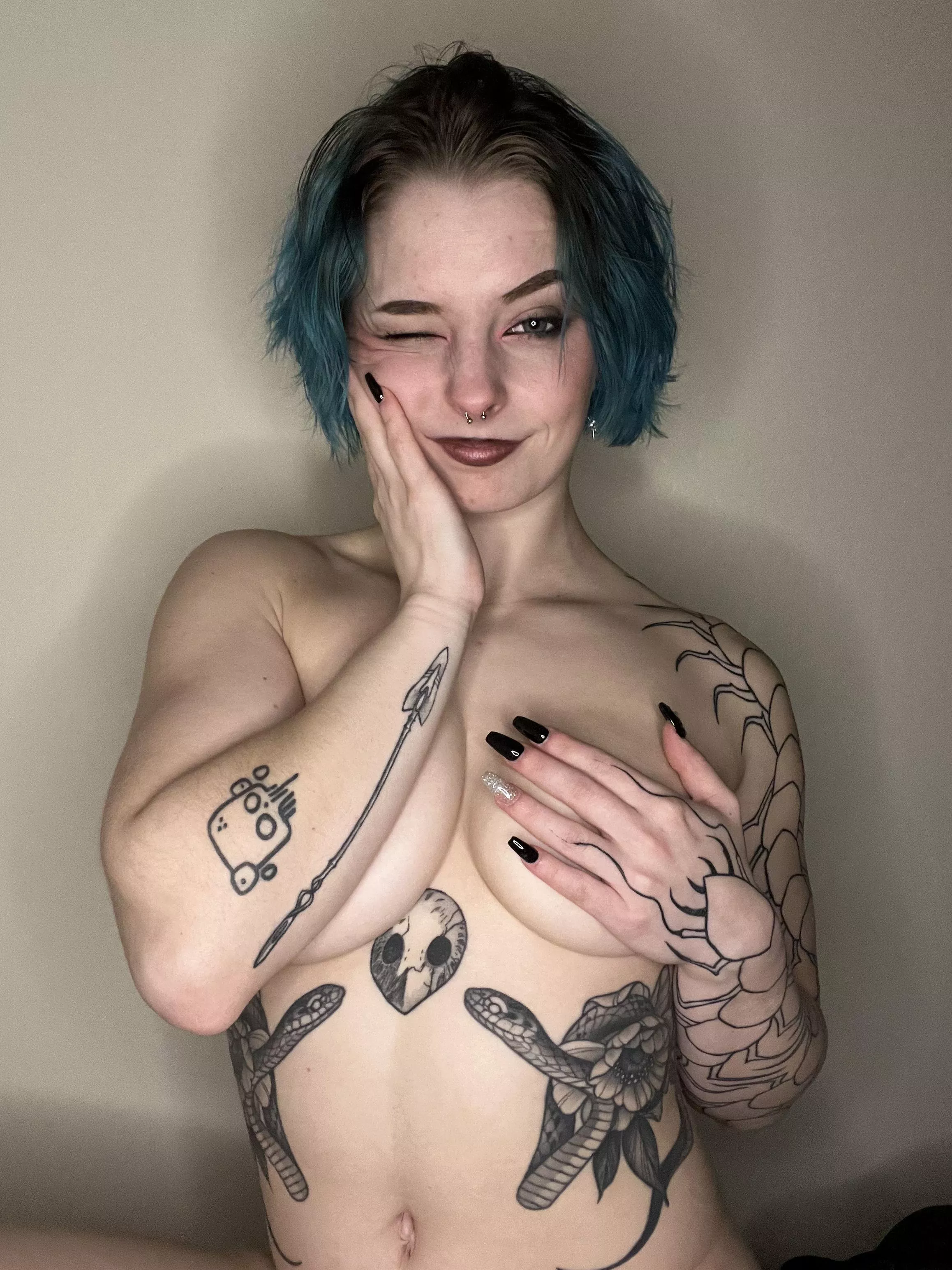 your goth gf wants you to come to bed