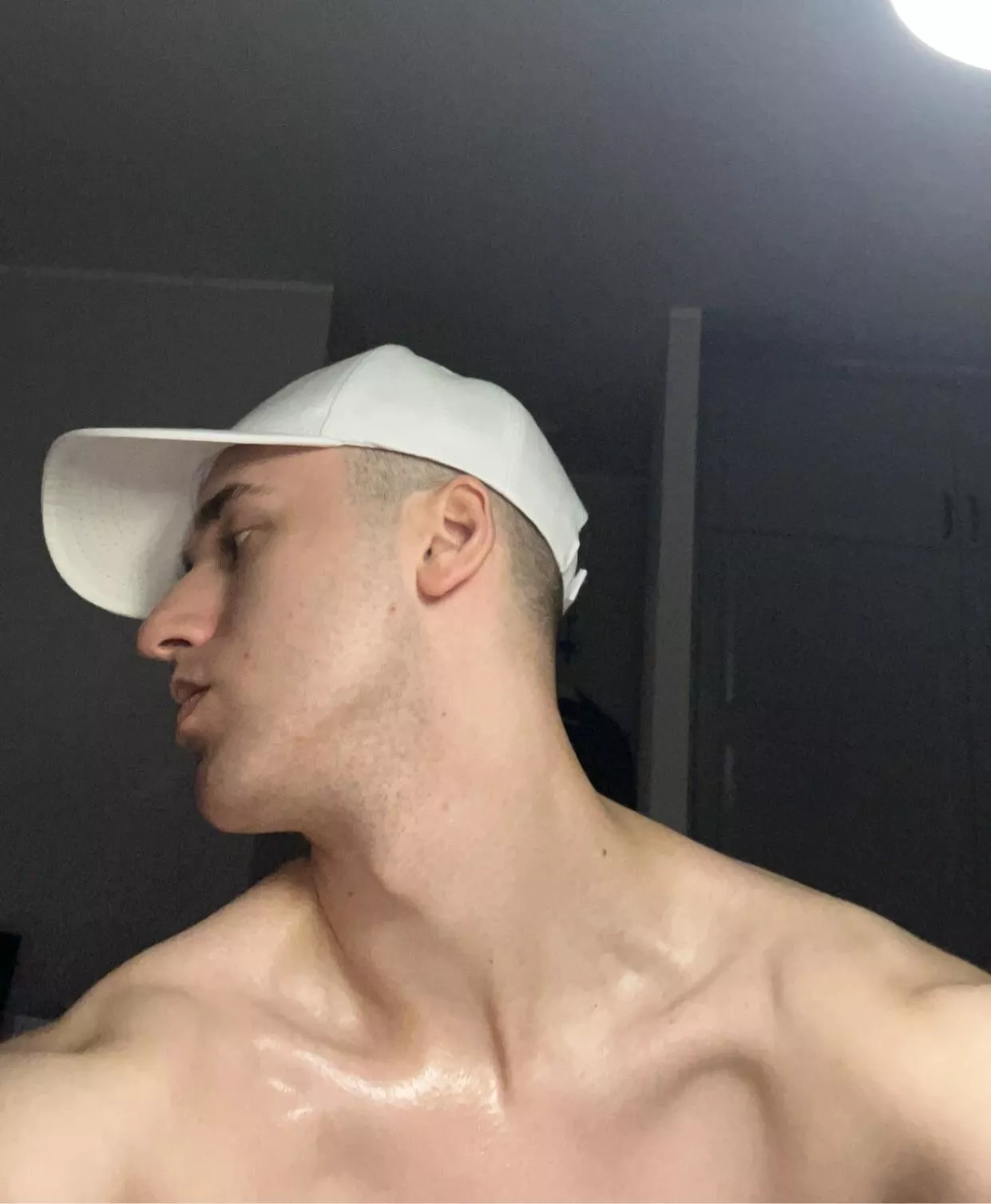 23 top with heavy loads, any cute bottoms/femboys wanna help me nut? send face after adding: xavdlnc