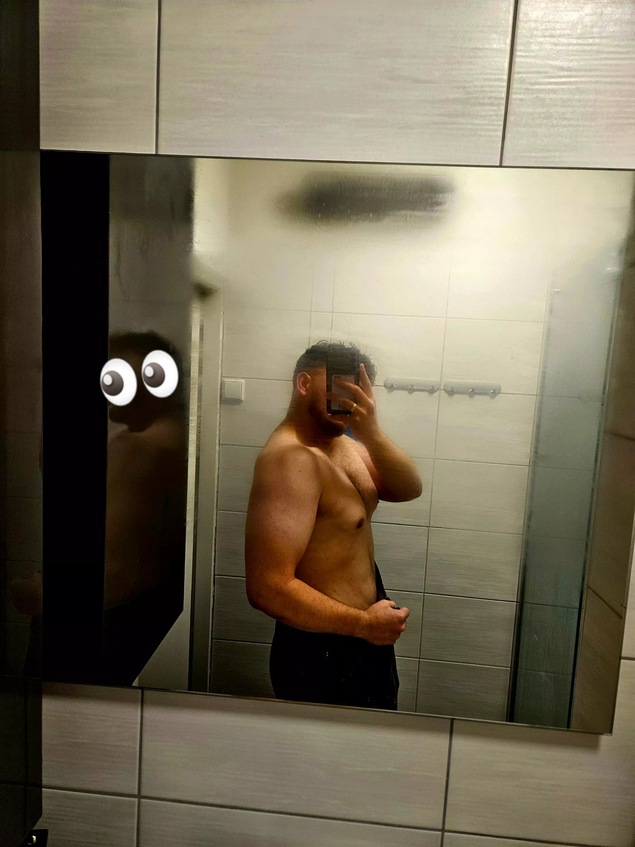 28 I love my gym and the horny guys there are. There's always someone who wants to have fun there. My gf doesn't know tho. So ssssh. @horniibi 