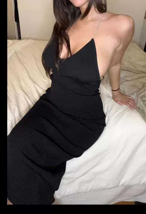 am i cute enough with this tight dress