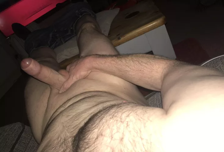 Any hung gym guys wanna wank . 38. dwe1234