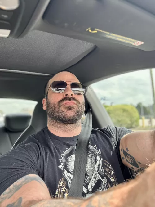 Come give daddy a kiss 💋 