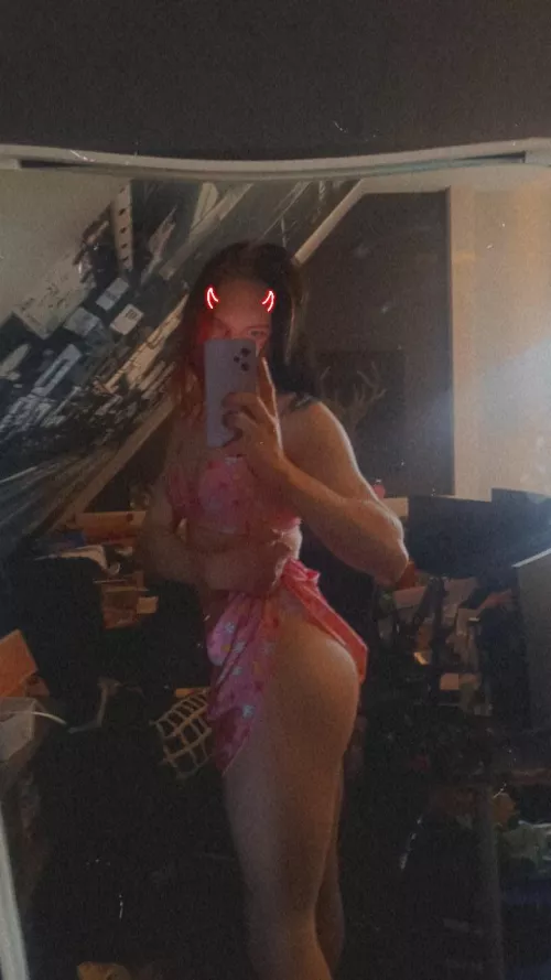 Do I look cute?👉👈