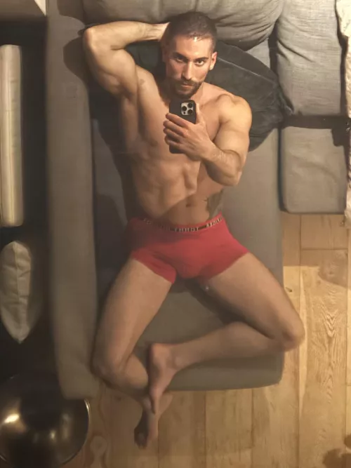 Do red boxer shorts looks good to me?