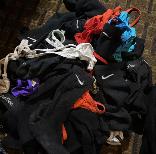 Doing some laundry 🥰