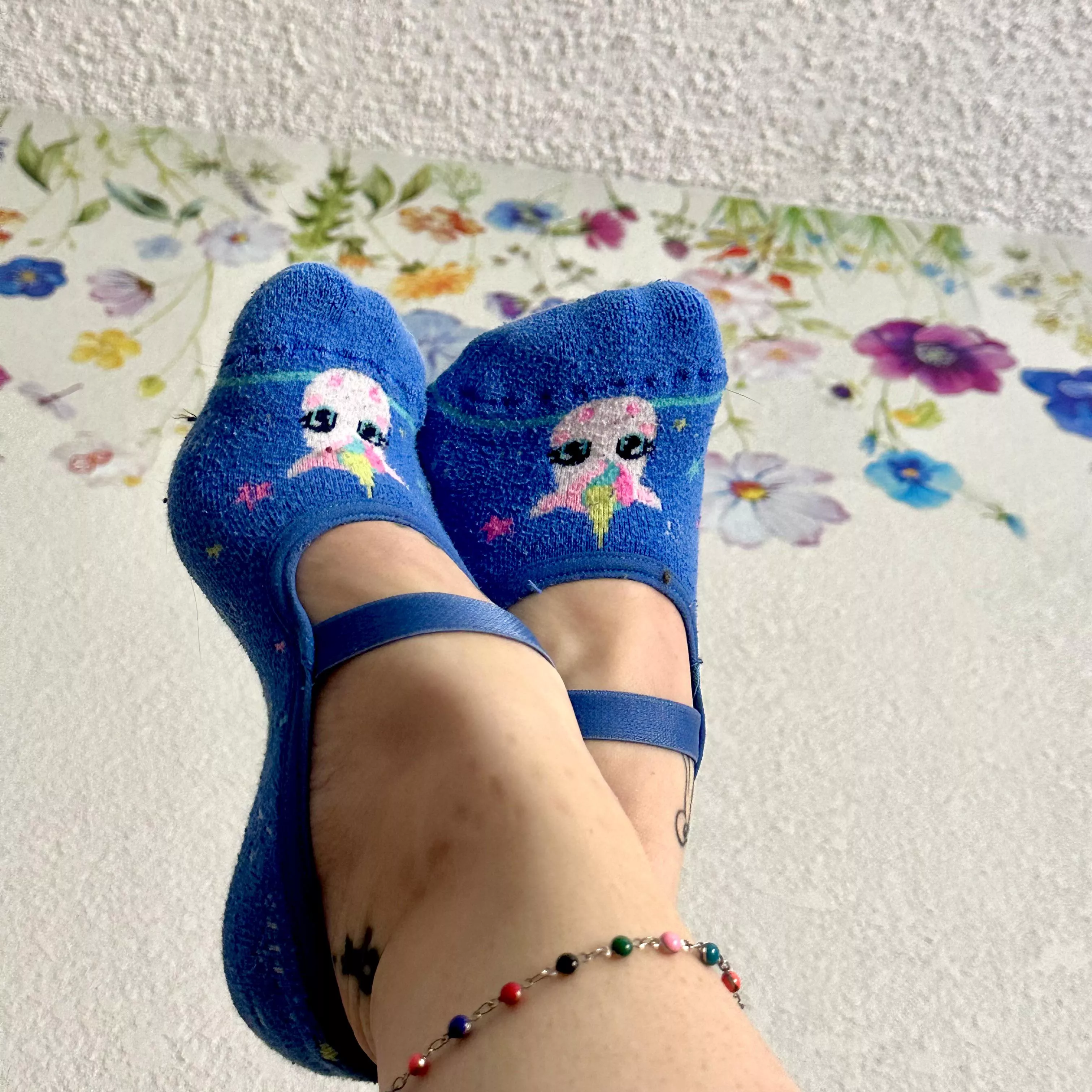 Feet up in the air, arches out…. what would you do if you were here? [F]