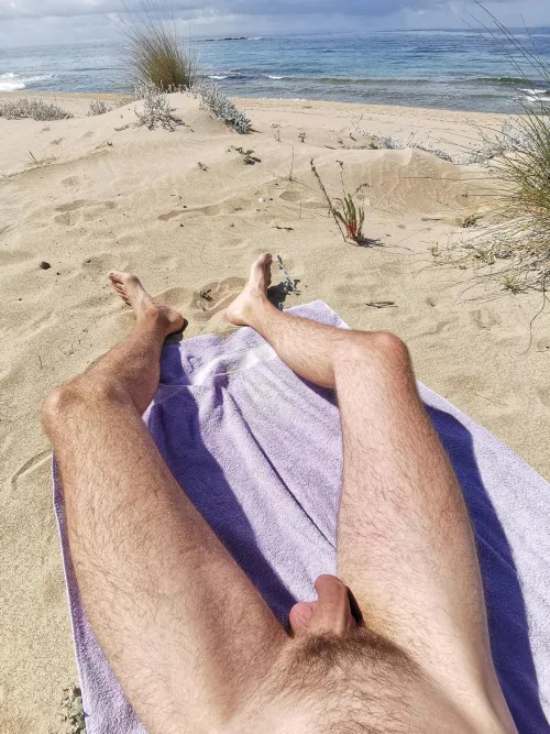 First time posting me sunbathing nude at a public beach (M25, soft) 