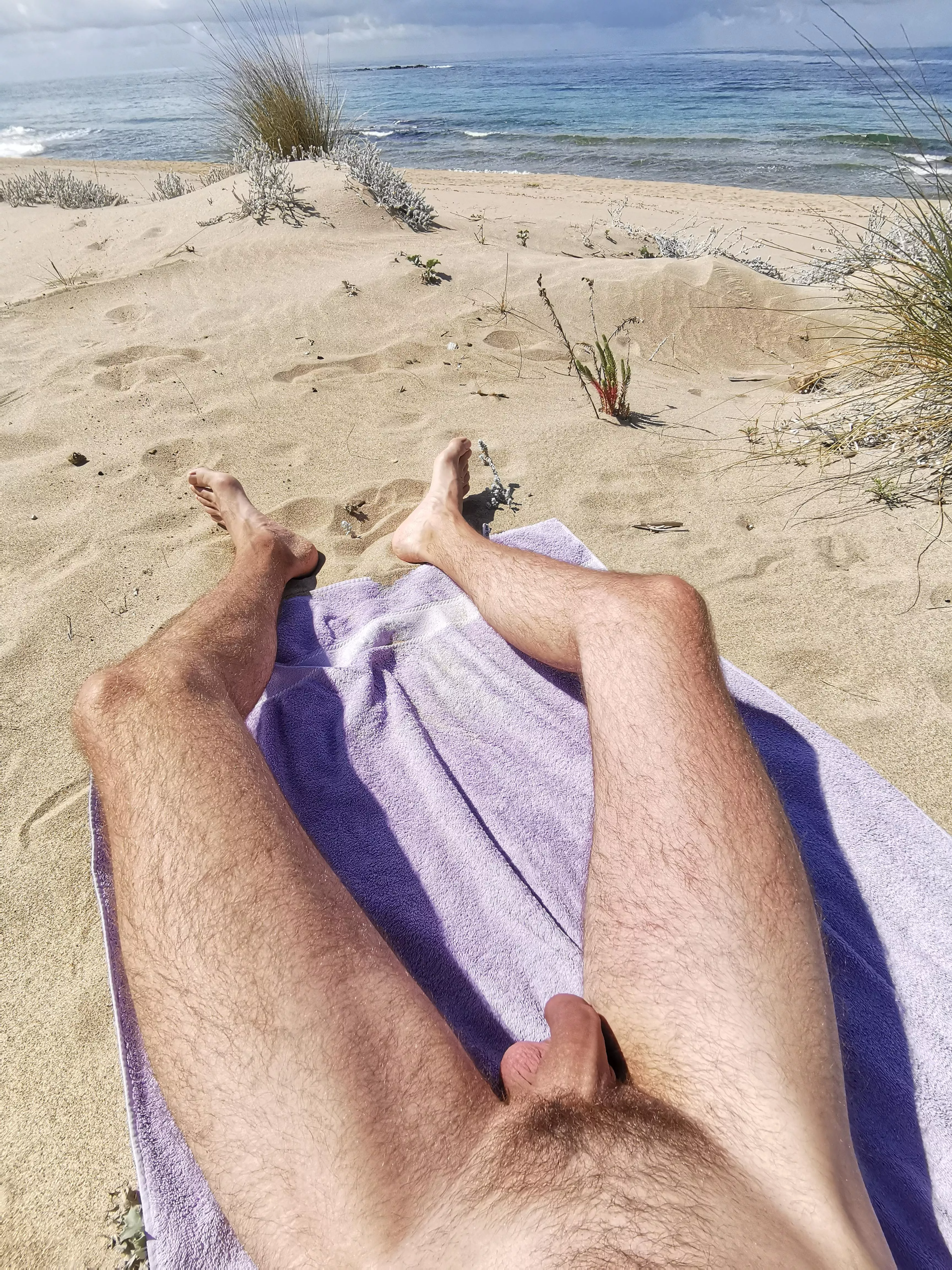 First time posting me sunbathing nude at a public beach (M25, soft) 