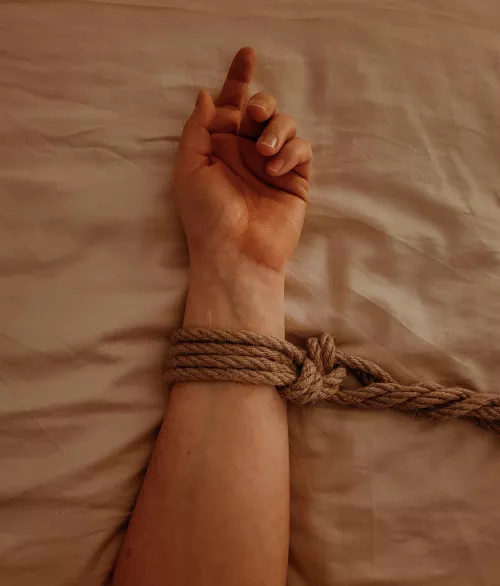 First time shibari (selftie)