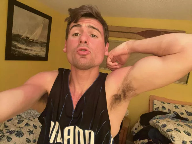 Found a really hot armpit shot
