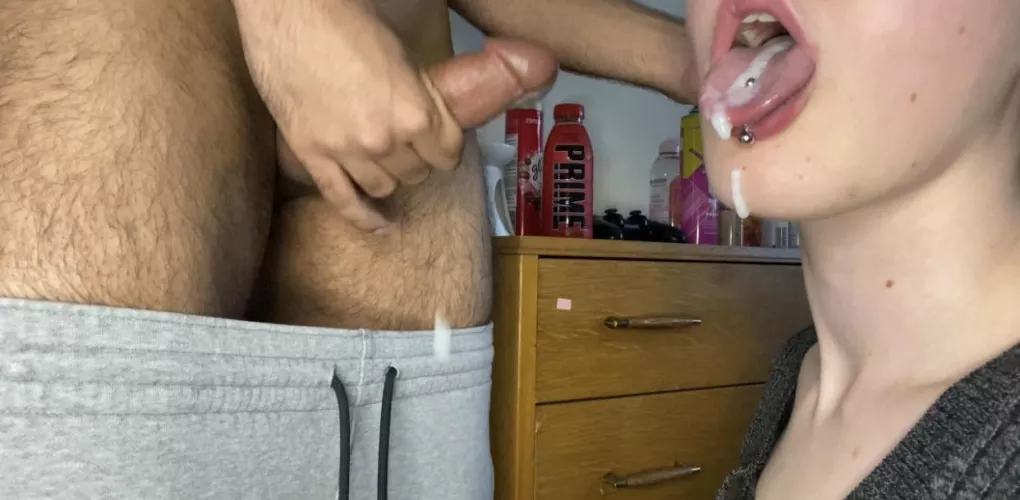 Good girls always swallow :3