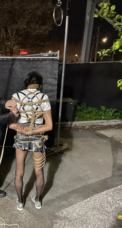 I adore being tied up