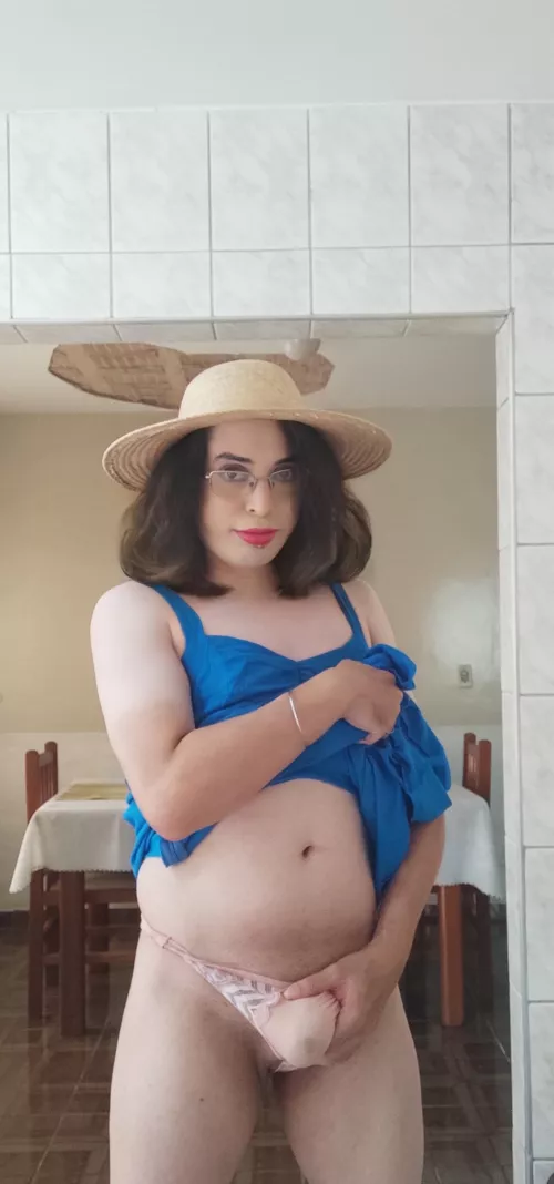 I got dirty on the beach, do you know where I can clean myself up love, greetings from Brazil!!