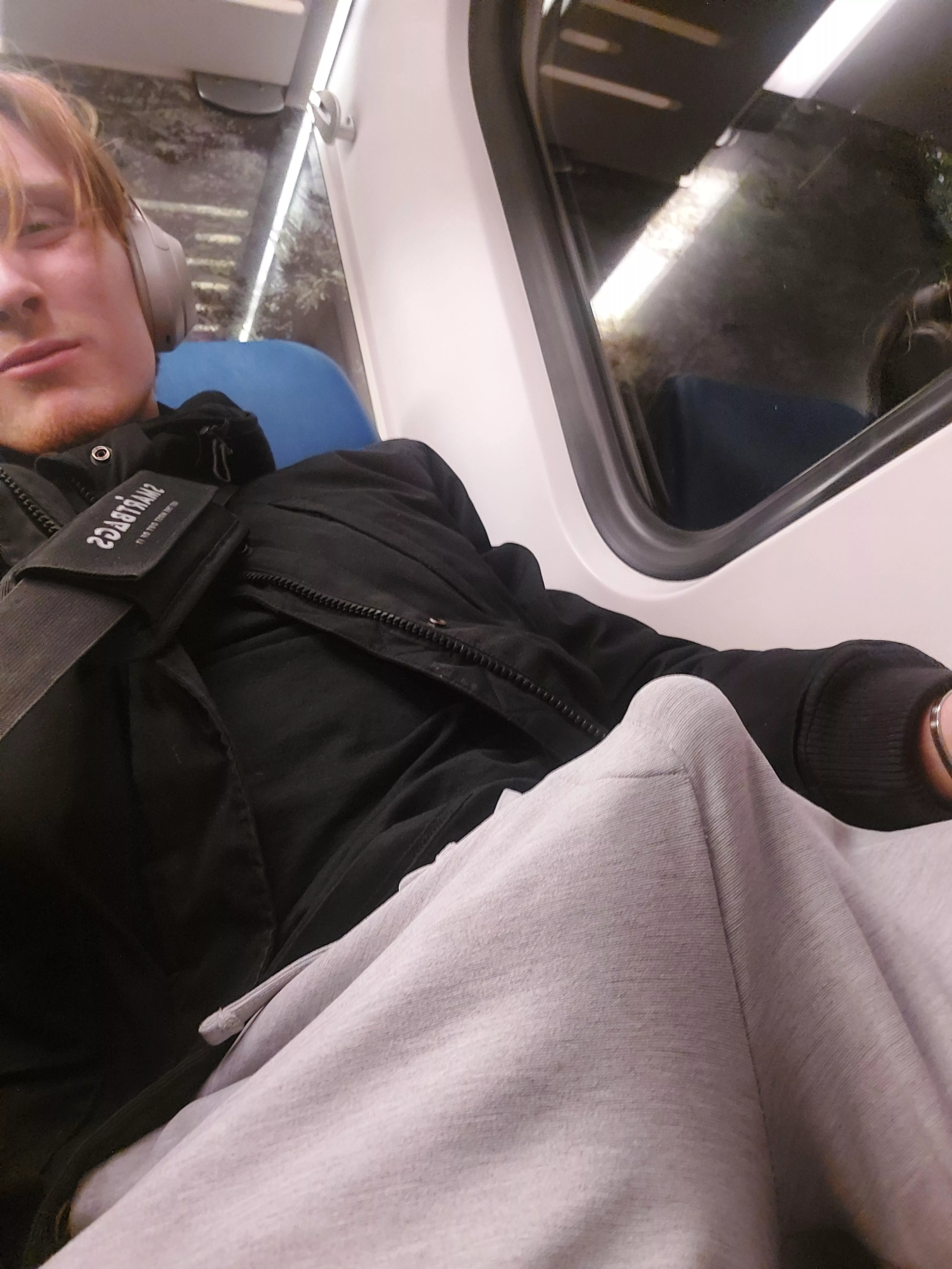 I'm starting to regret going commando lol