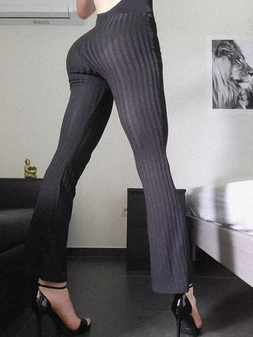 Is there any guy I can go on a date with🤭