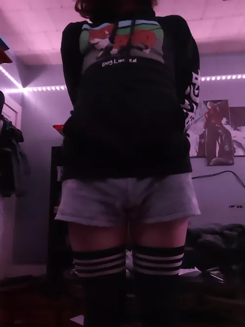 Is this outfit cute? (Asking for a friend)