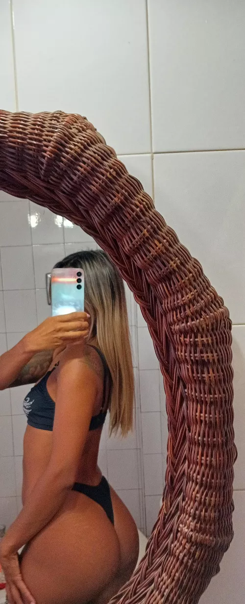 Just trying to be your fav blonde college girl