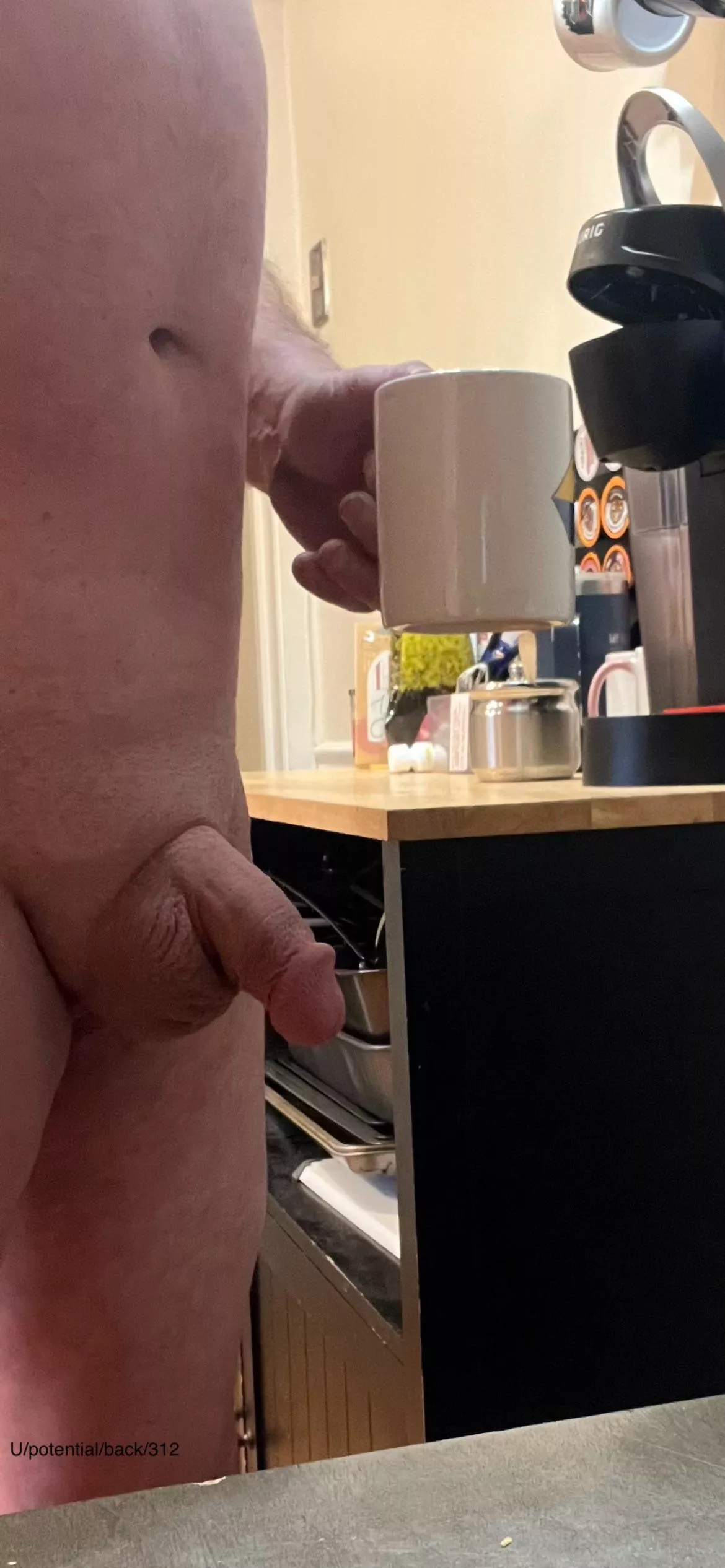 Morning coffee friends, got woken up way to early on a Sunday at least there’s coffee