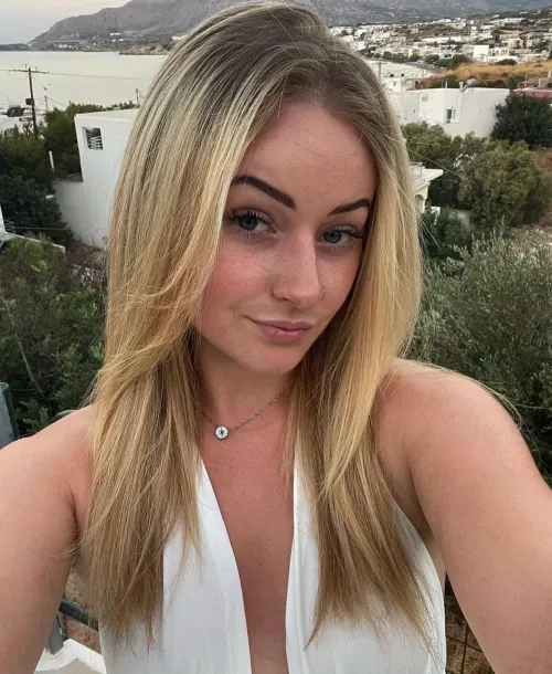 My fiancé and I need a bull for our wedding, would a bull cumming in her before or after we get married be hotter?