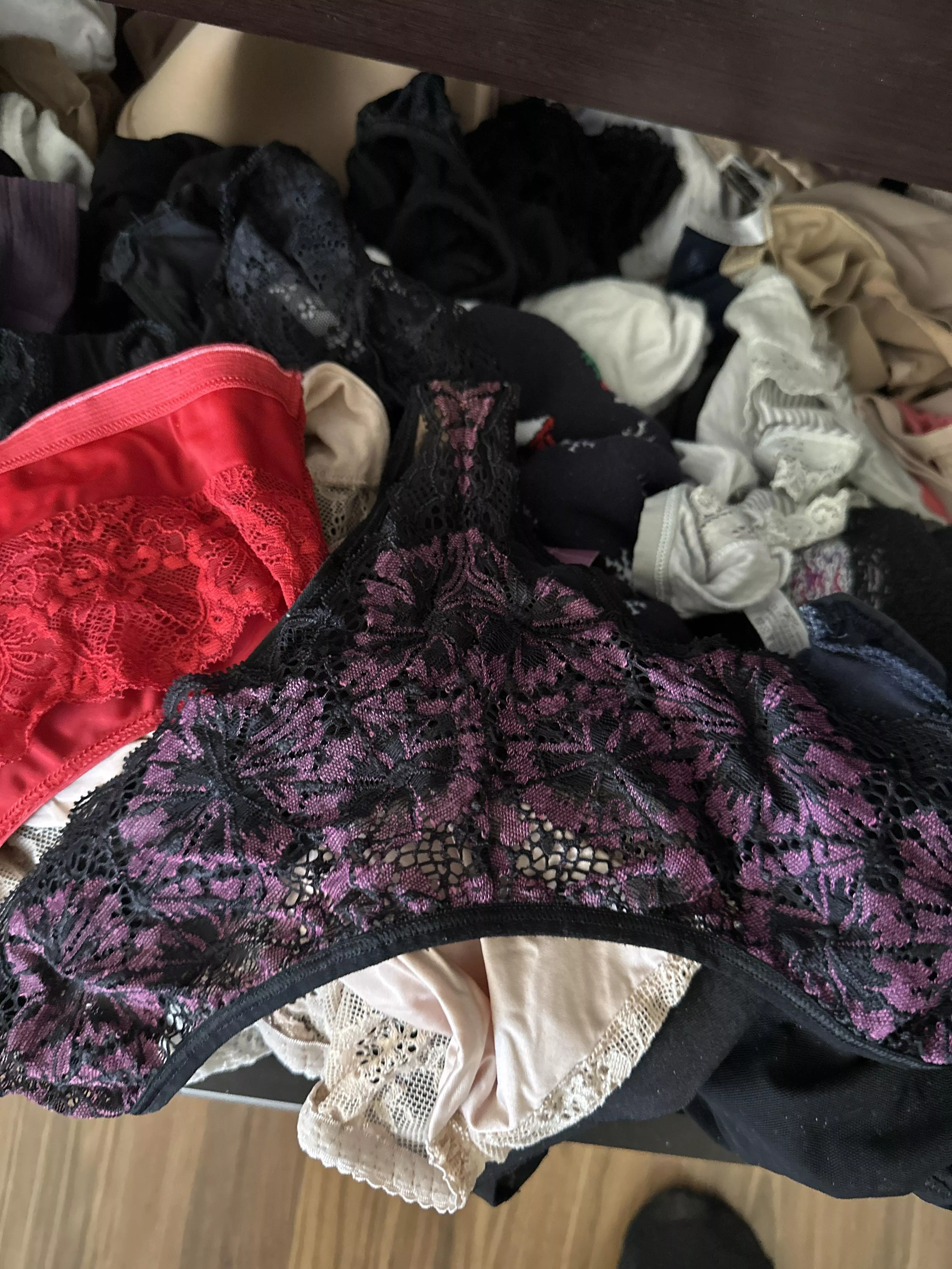 My mom thong , who wanna chat?