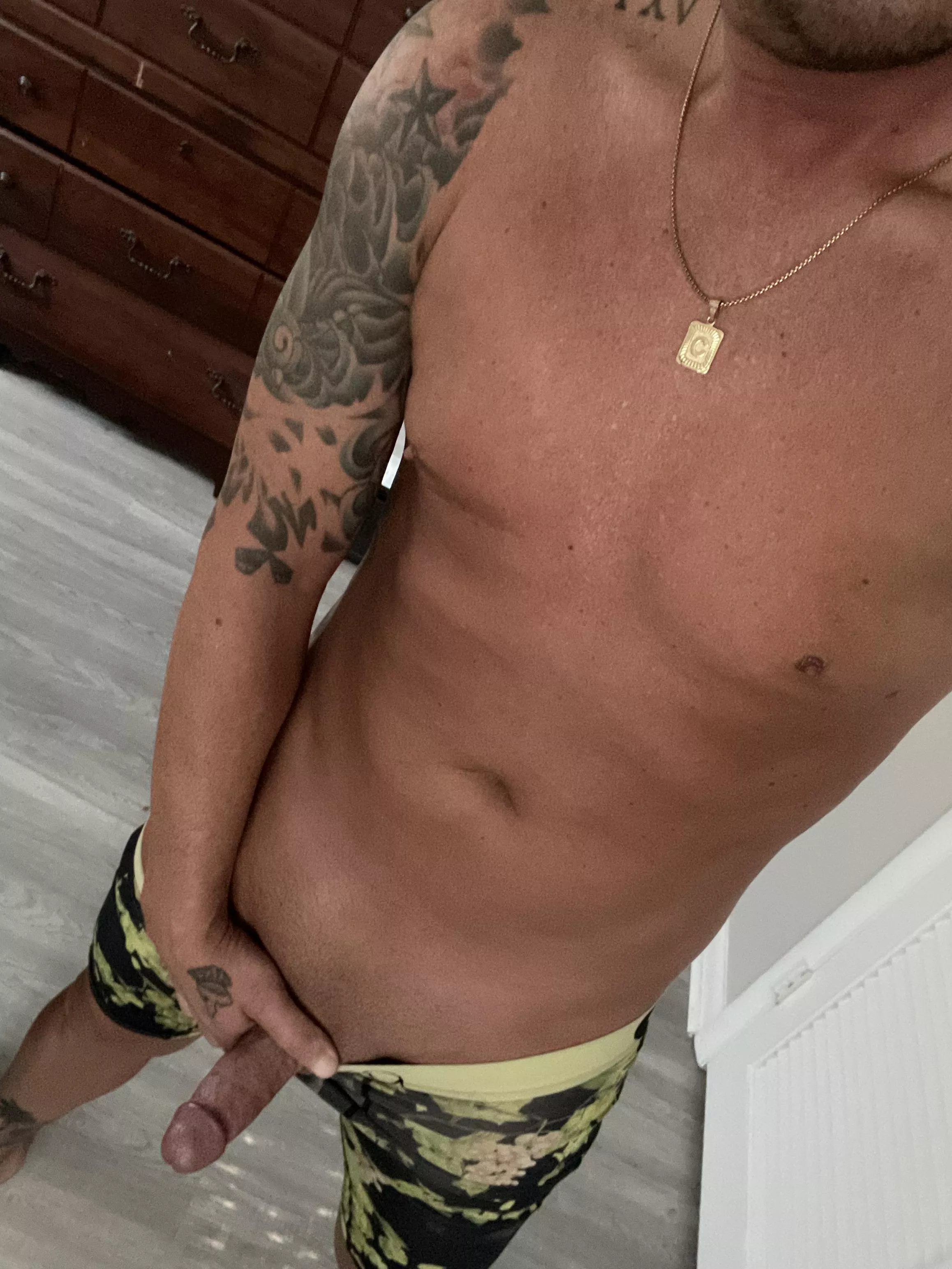 Saturday vibes! Come hang out! Let’s chat! 