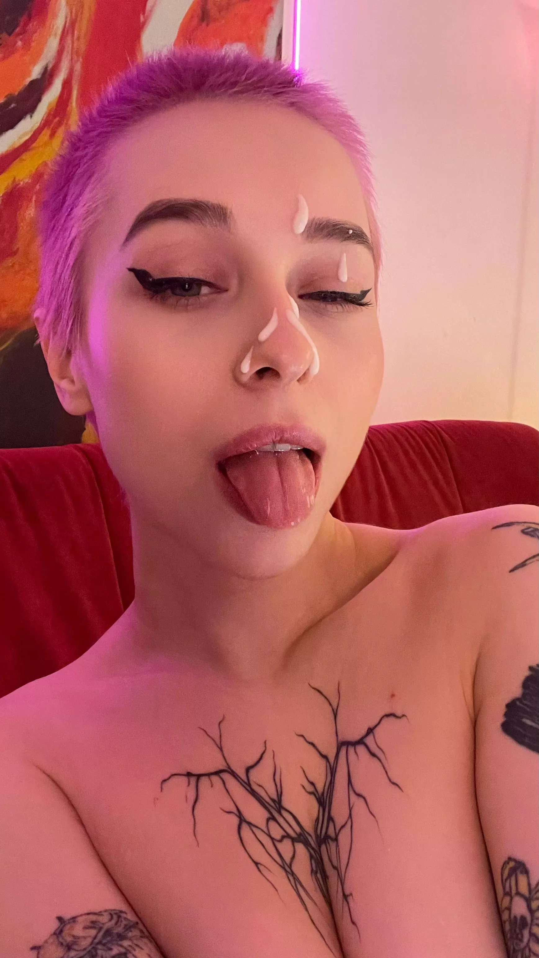 Say hello if you wanna see vids how he cum on my face after a blowjob