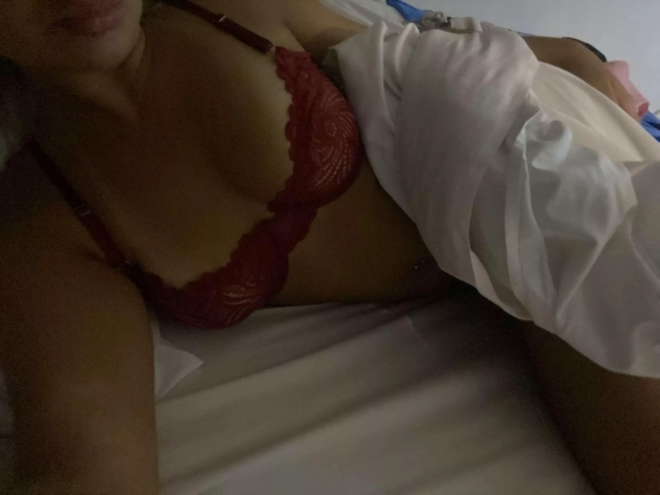 Ska jag vara en duktig flicka och visa mina tonårstuttar? 😩 jaa om du vill se ❤️