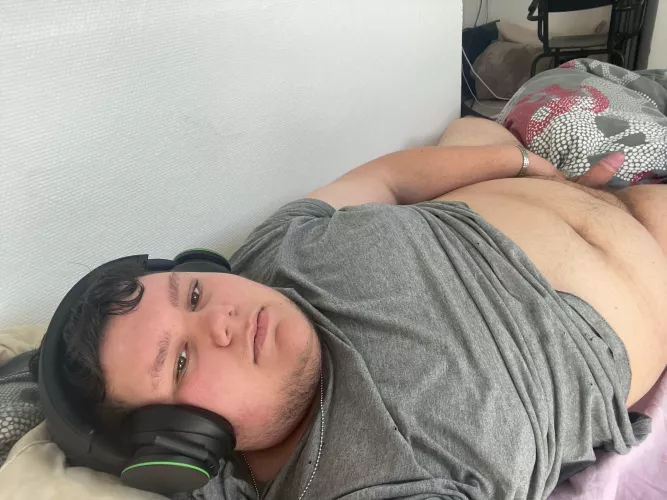 So bored and horny rn