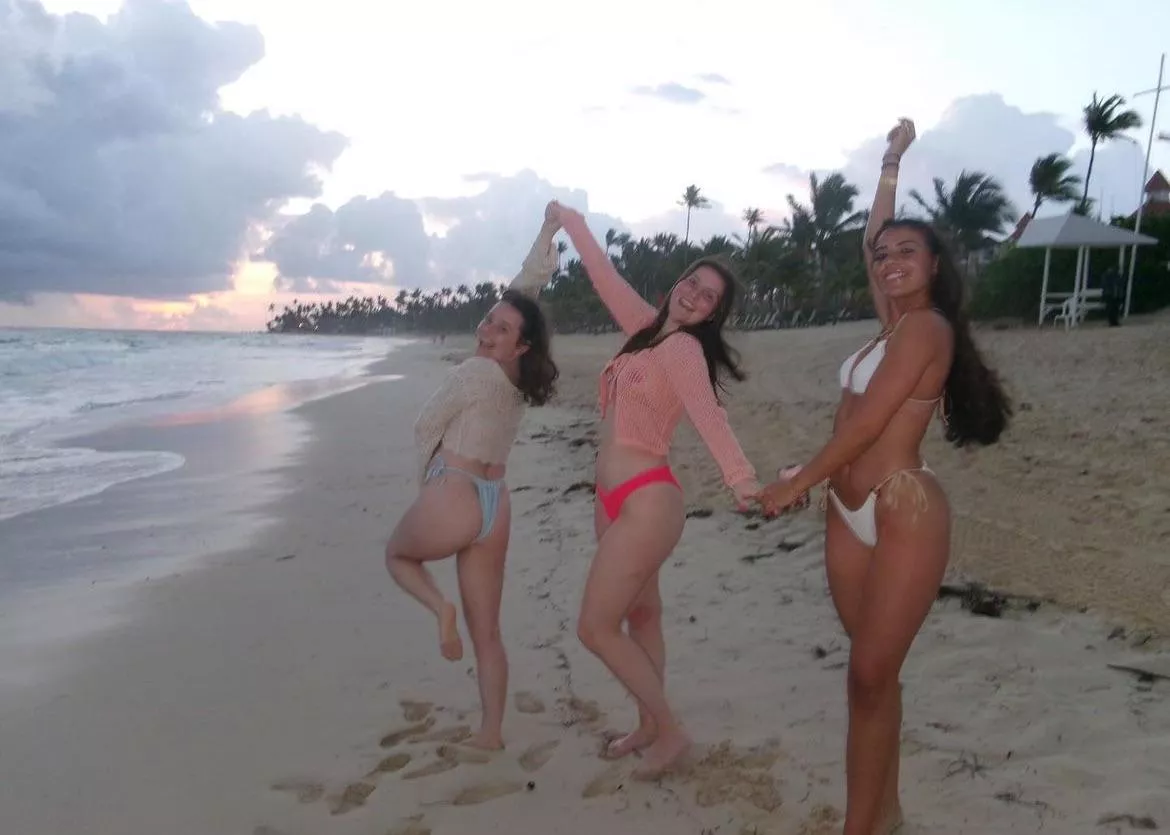 Sorority girls on spring break