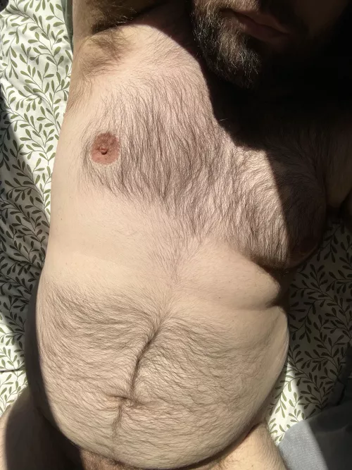 Sunbathing. Anyone want to join? 😉