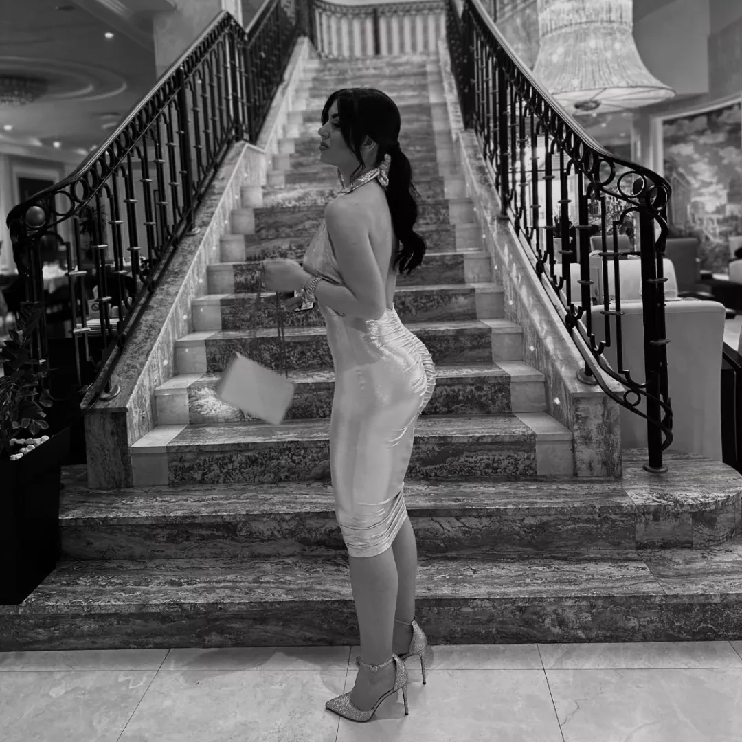 That 🍑 is just unbelievable 