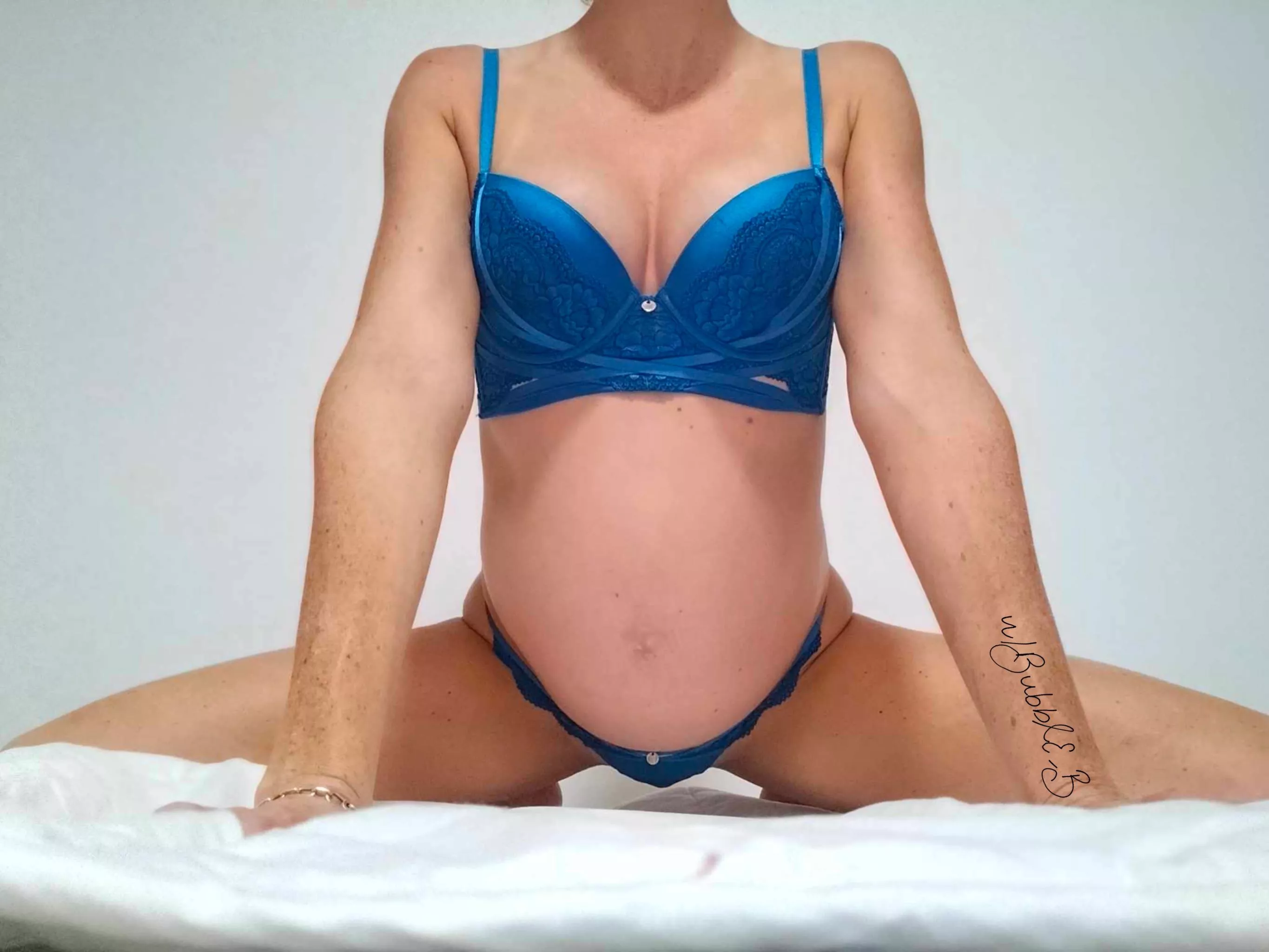 The bump and I feeling sexy 